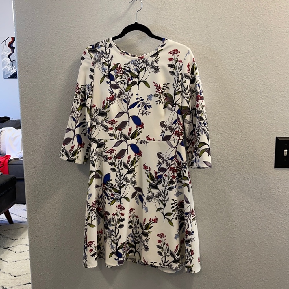 Like New White Floral Banana Republic Dress